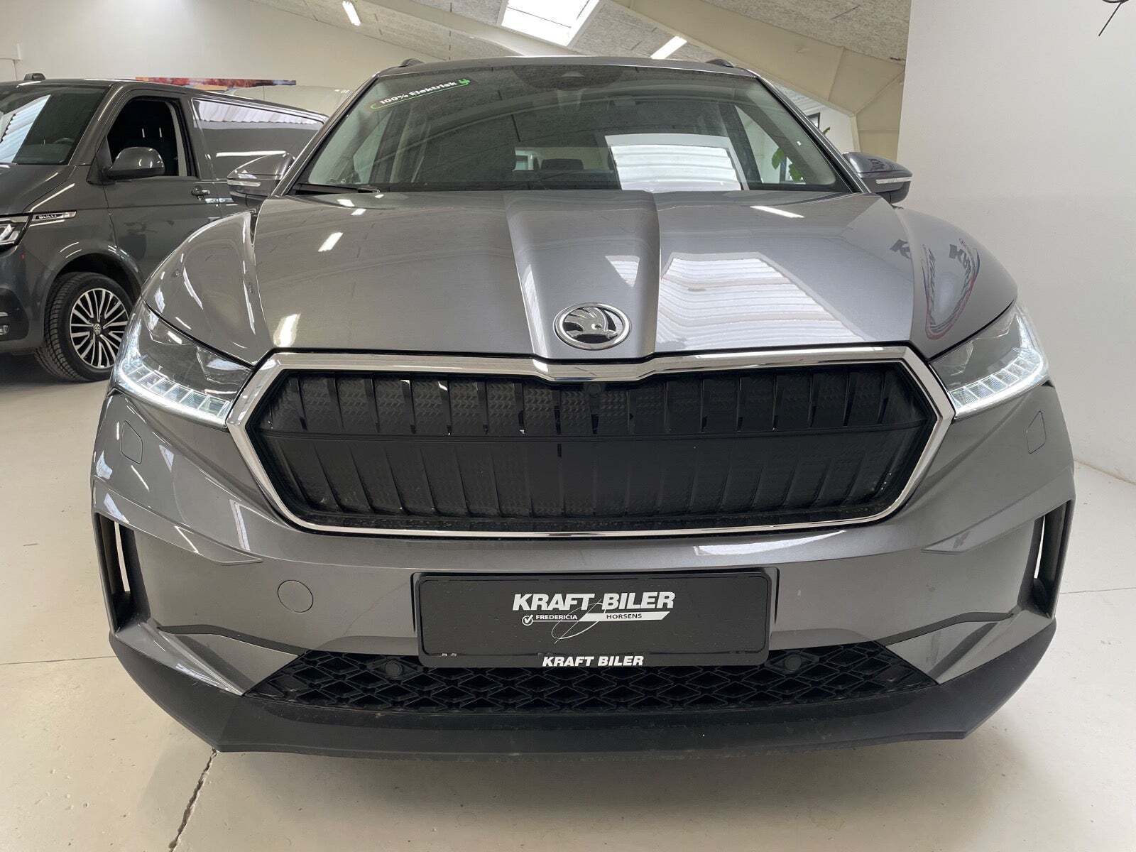 Grå Skoda Enyaq fra 2022