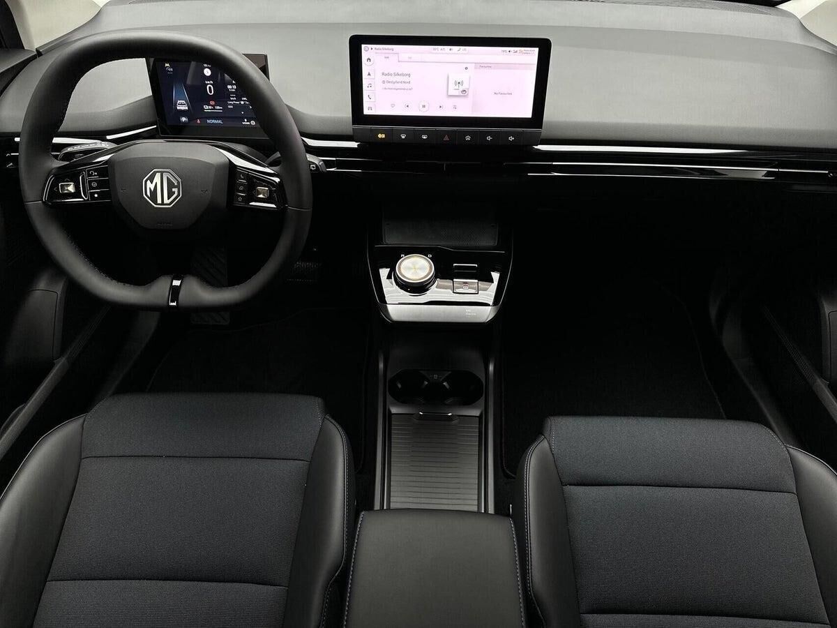 MG MG4 Electric EL Luxury 204HK 5d Aut.