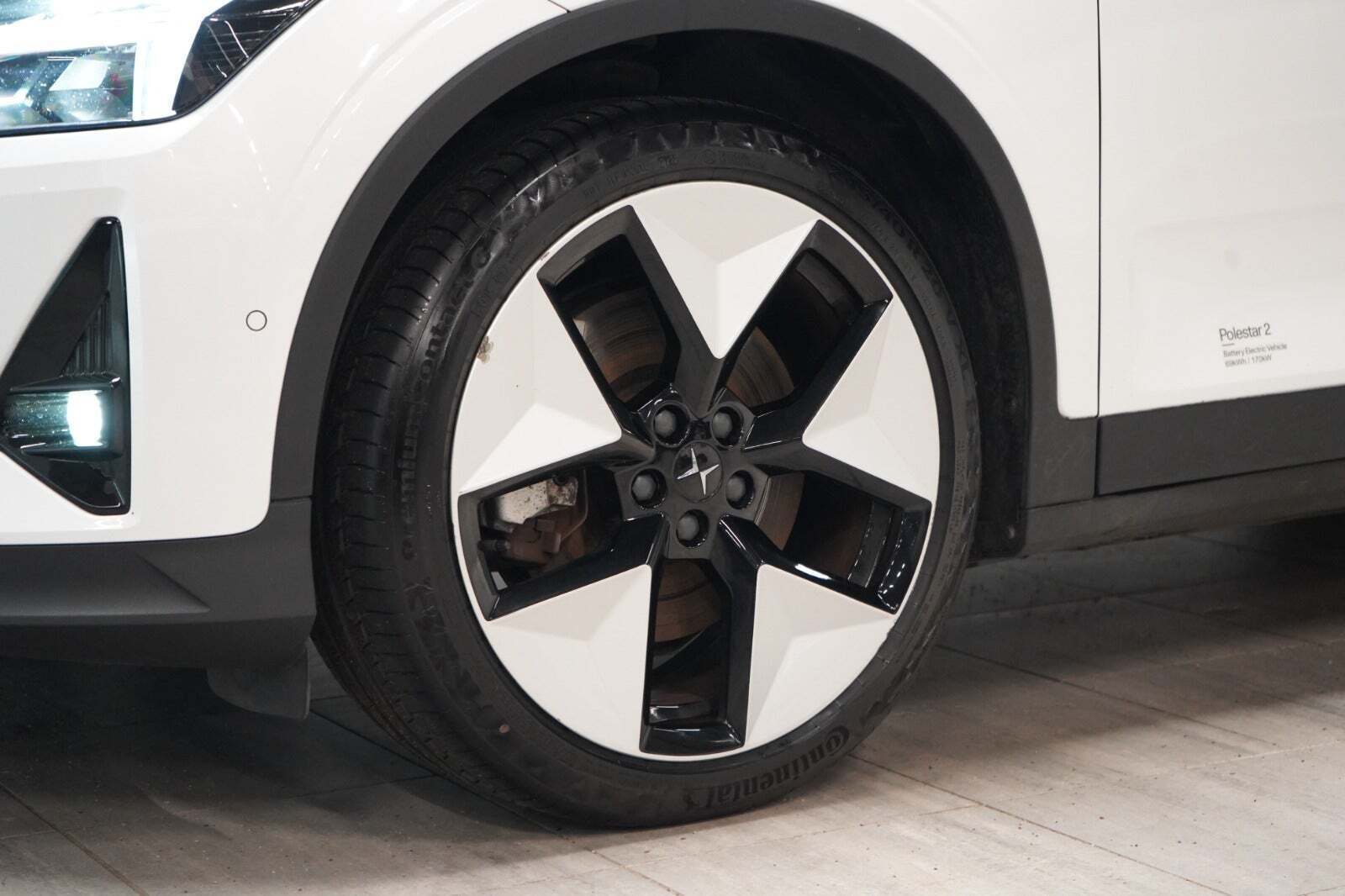 Hvid Polestar 2 fra 2023