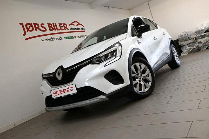 Hvid Renault Captur fra 2020 set udefra