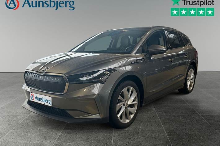 Grå Skoda Enyaq fra 2022 set udefra