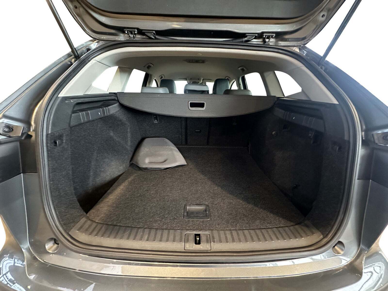 Grå Skoda Enyaq fra 2022