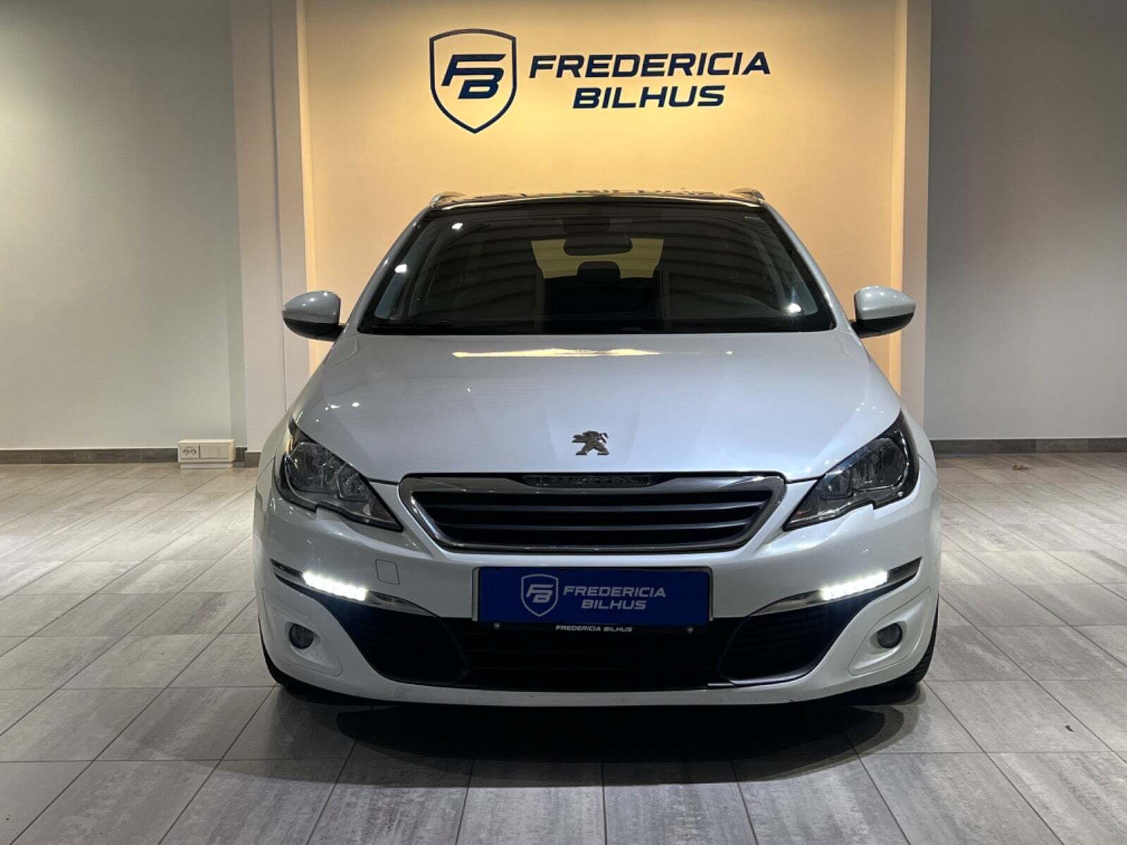 Peugeot 308 1,6 BlueHDi 120 Allure Sky SW