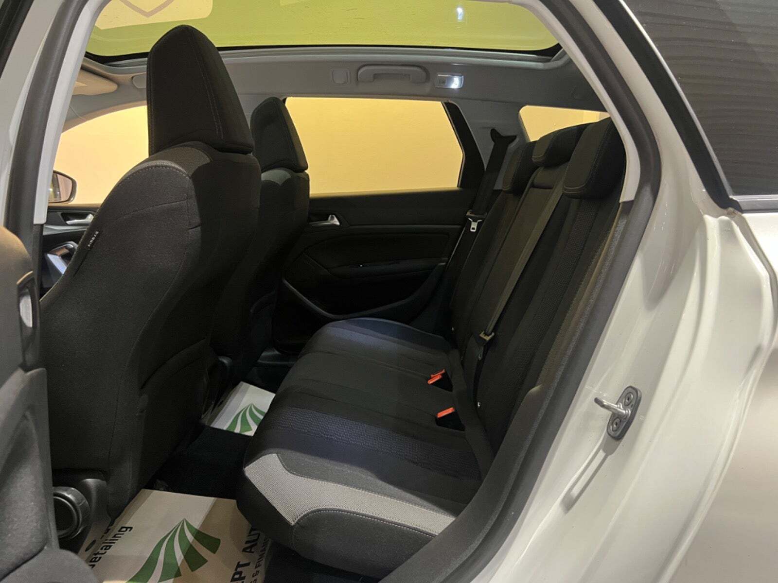 Peugeot 308 1,6 BlueHDi 120 Allure Sky SW