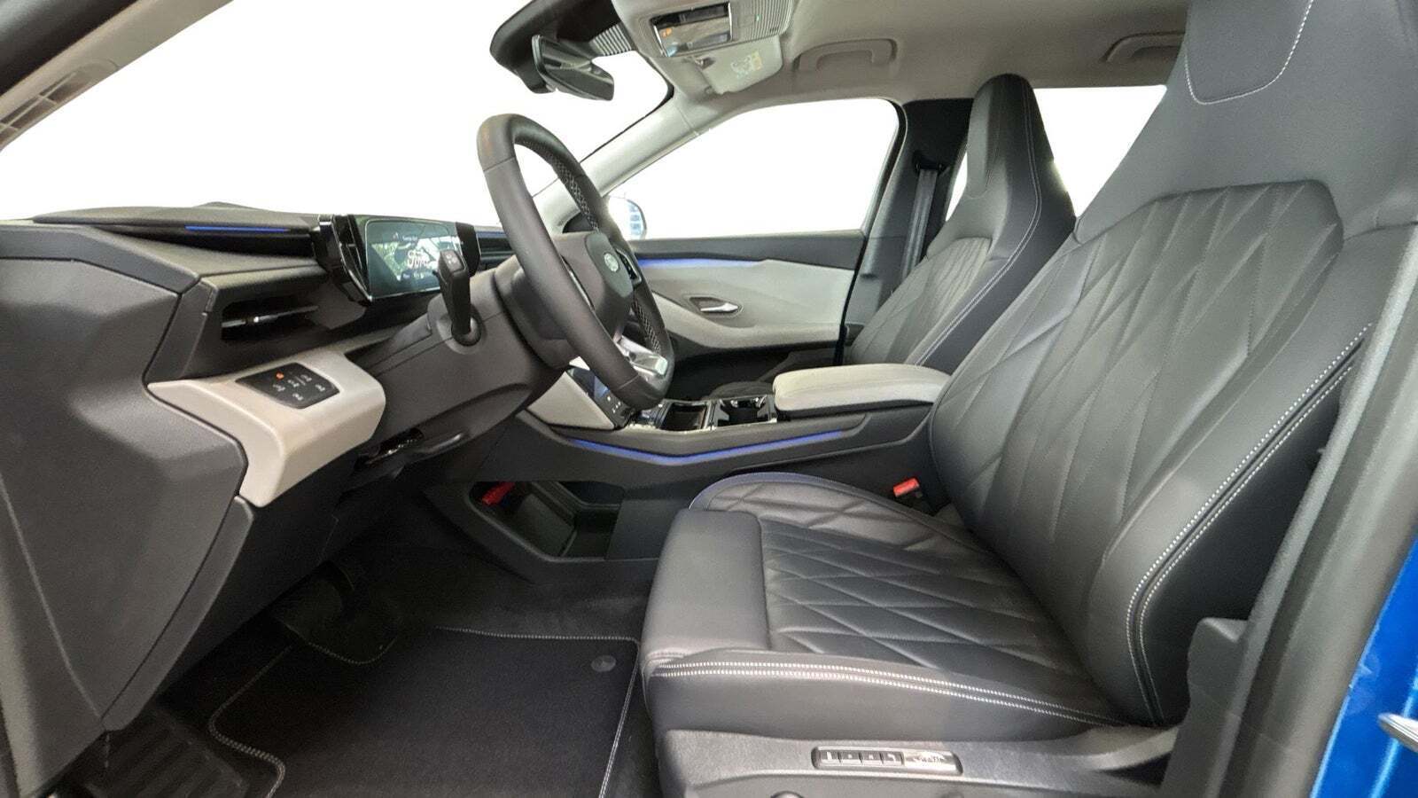 Ford Explorer 82 Premium Extended Range