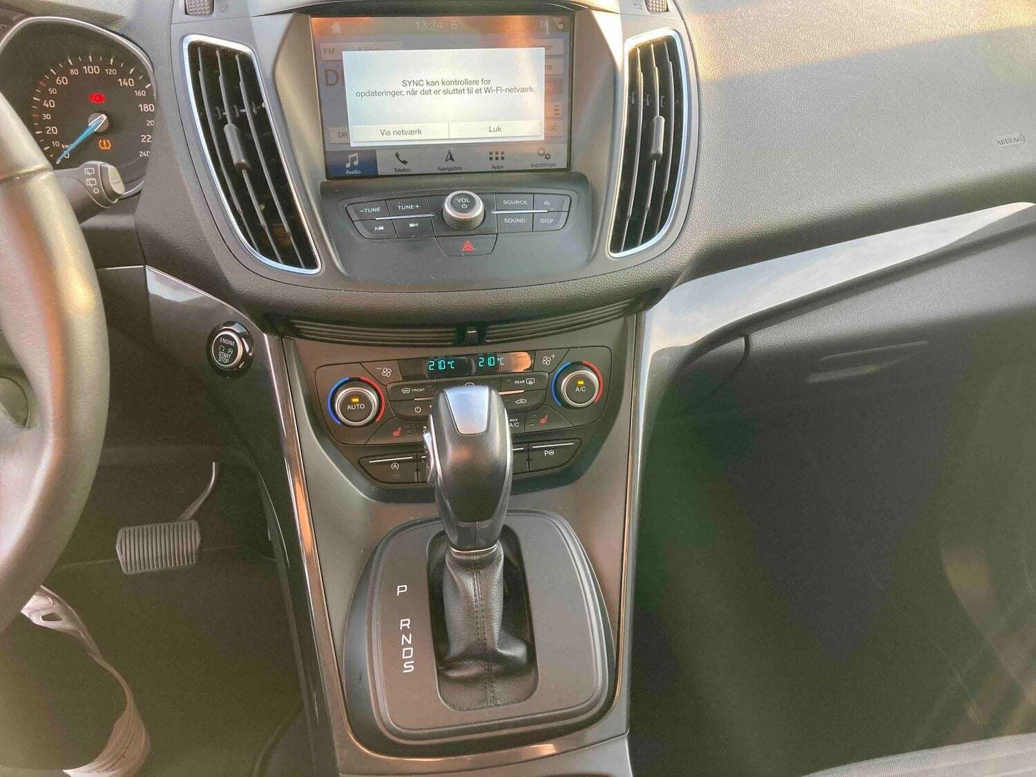 Sølv Ford C-MAX fra 2019