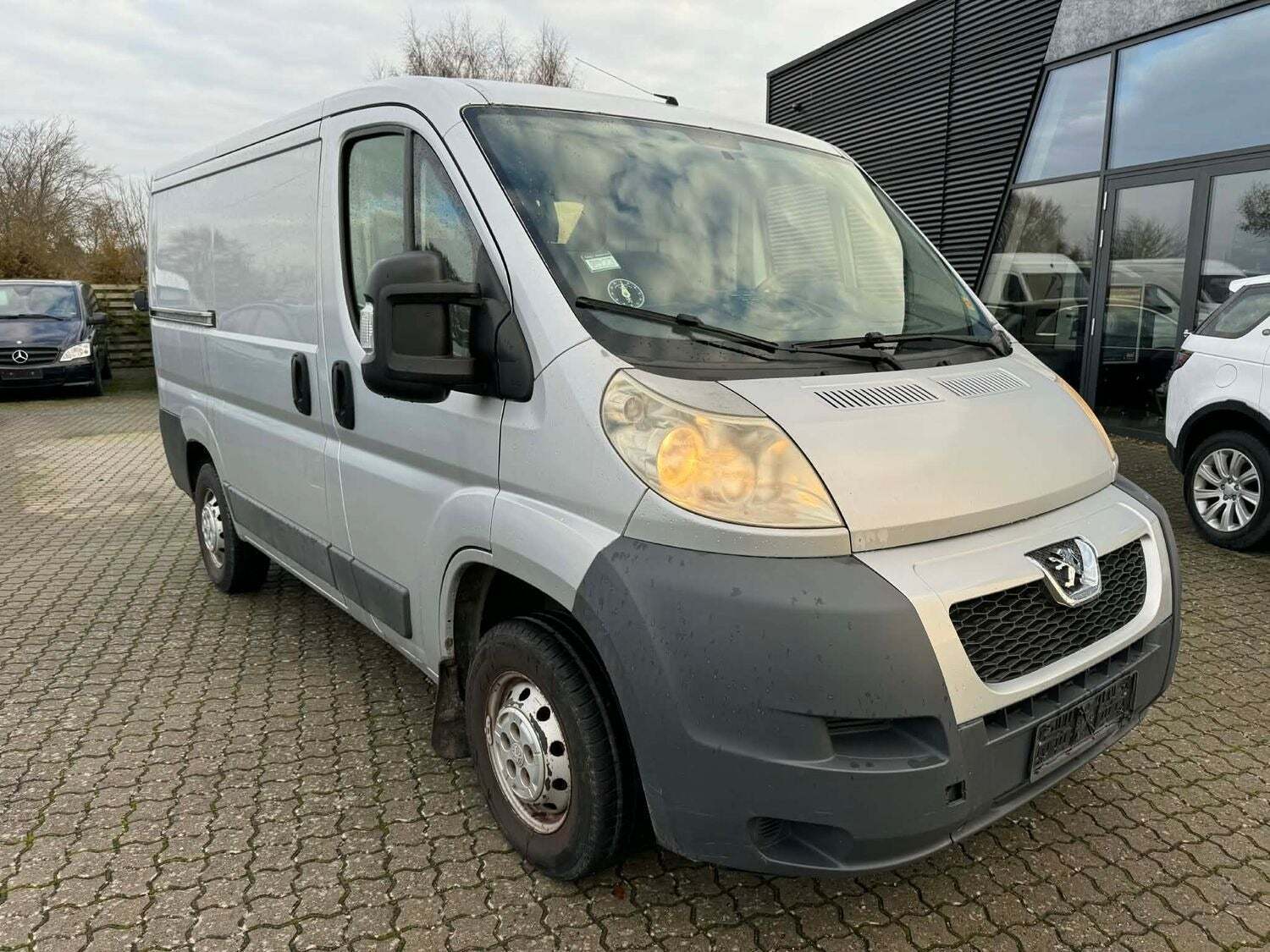Peugeot Boxer 335 2,2 HDi 130 Kassevogn L2H2