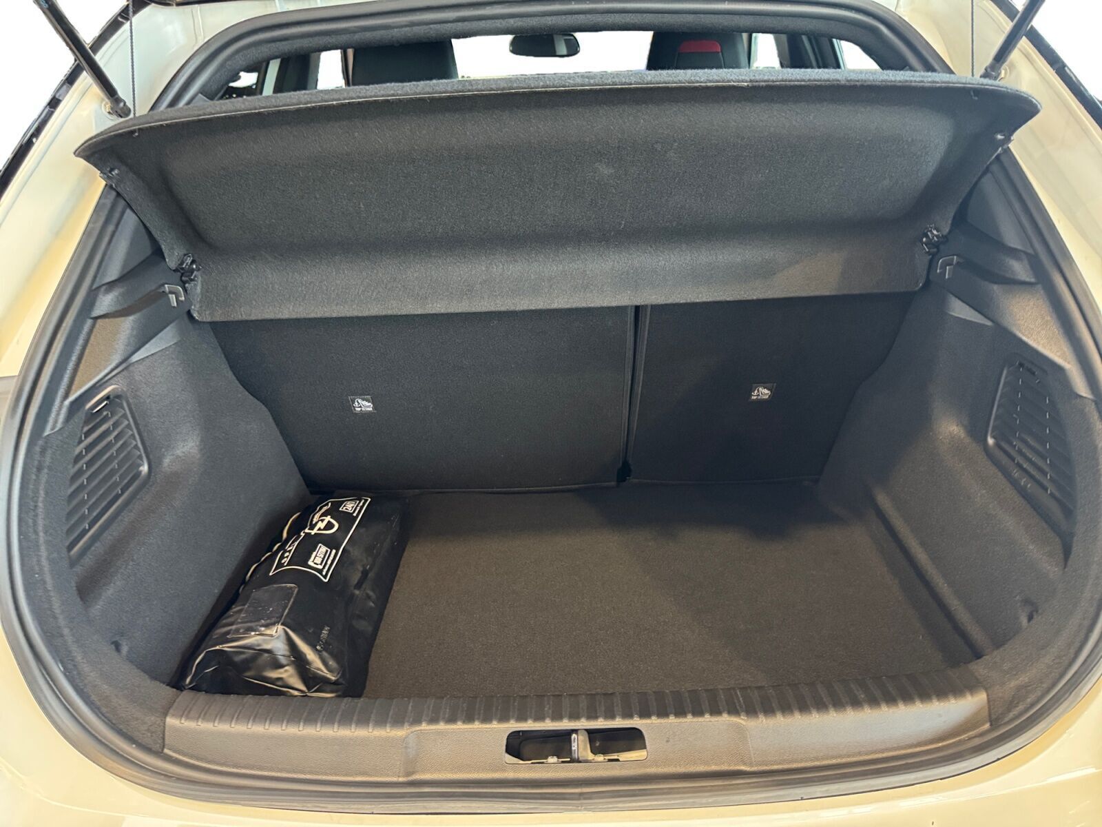 Hvid Opel Mokka-e fra 2022