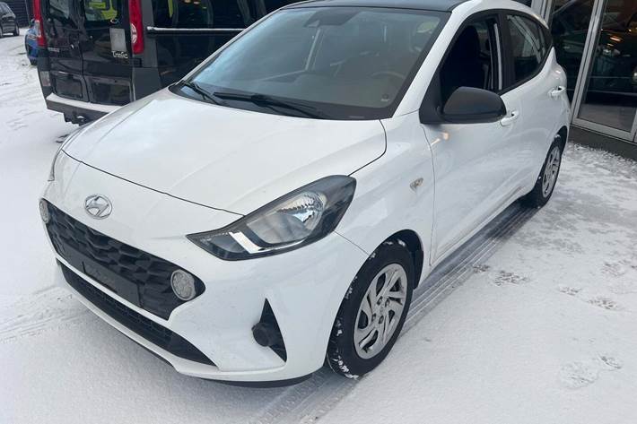 Hvid Hyundai i10 fra 2020 set udefra