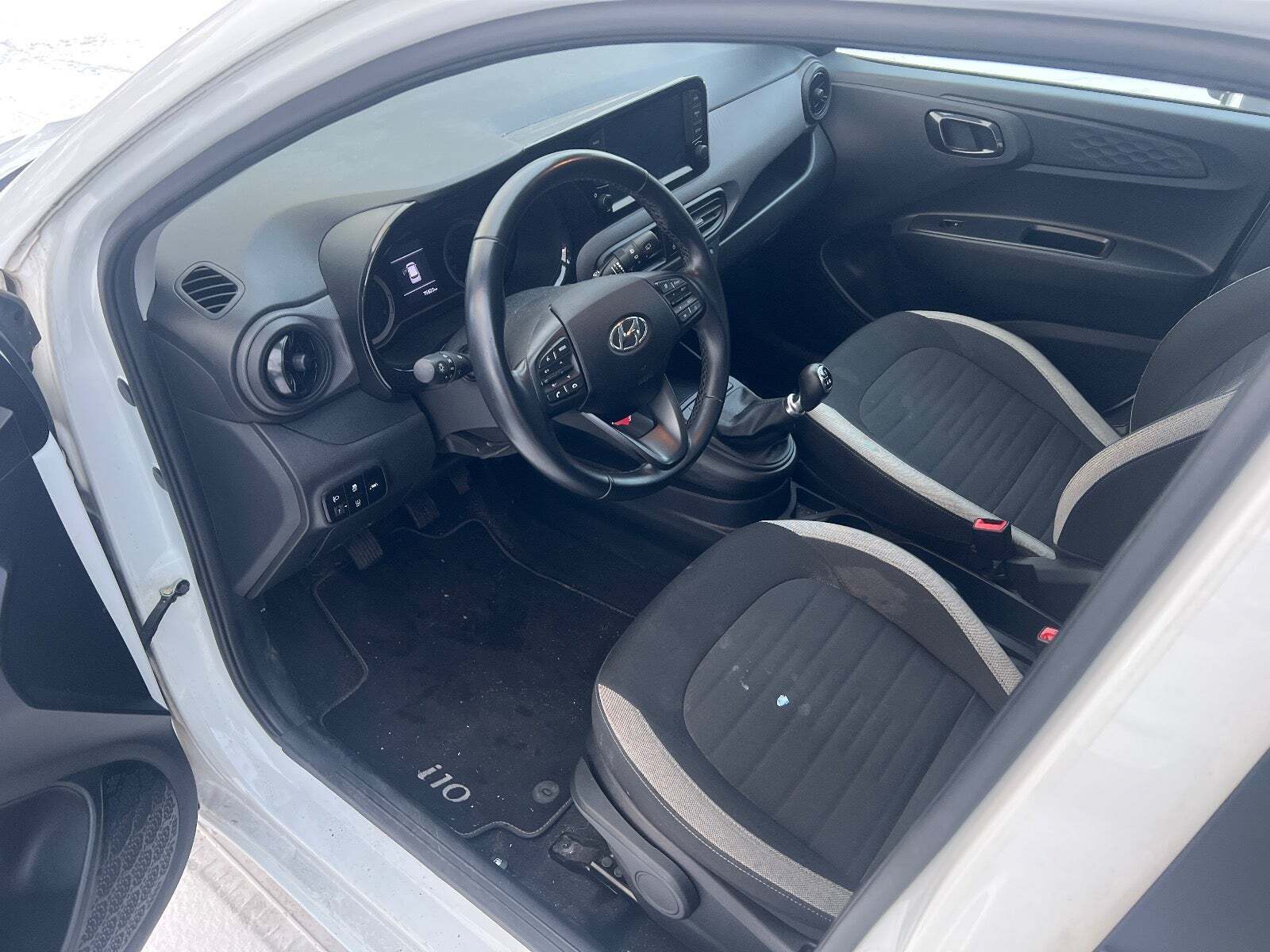 Hvid Hyundai i10 fra 2020