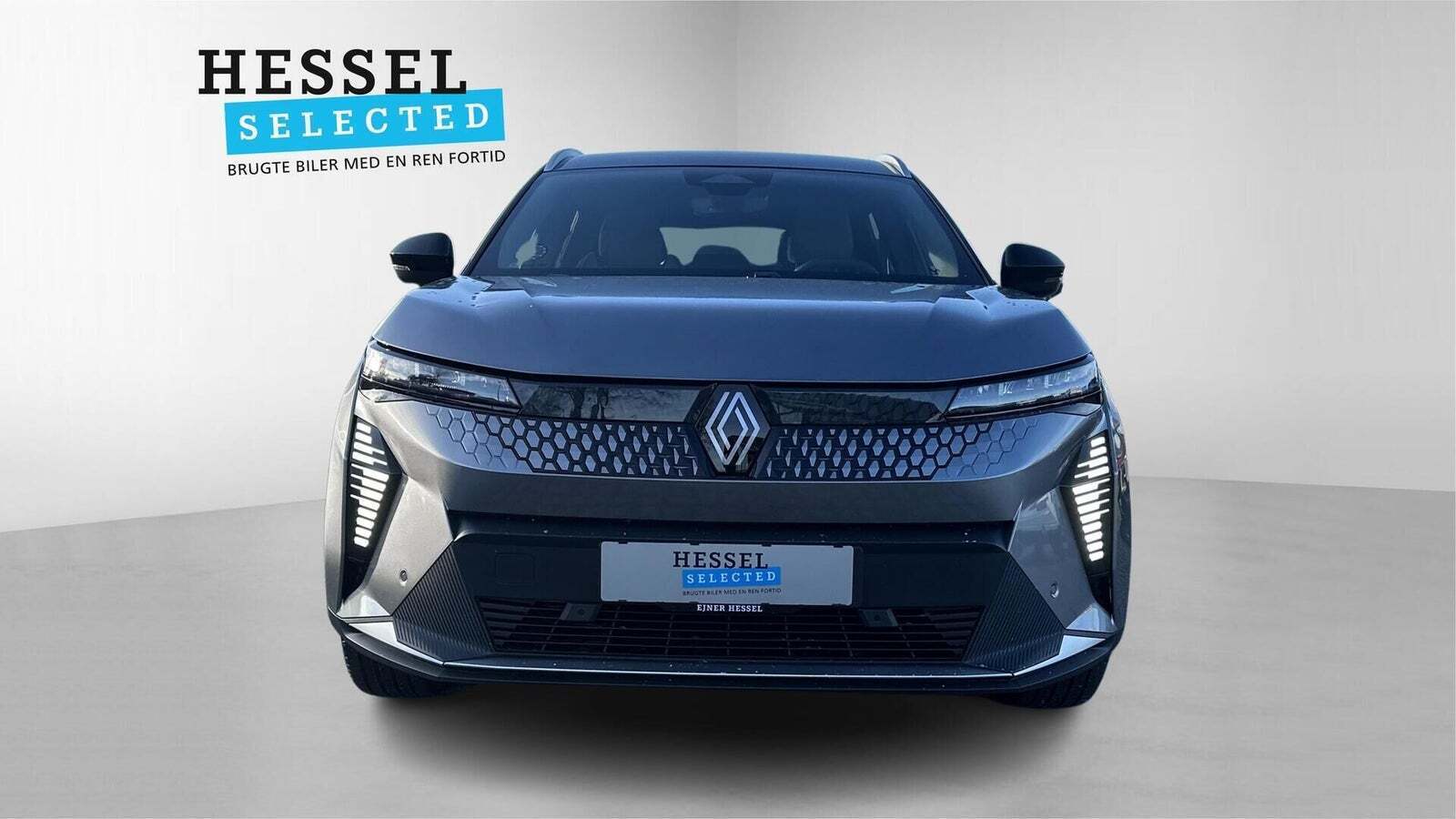 Grå Renault Scenic E-Tech fra 2025