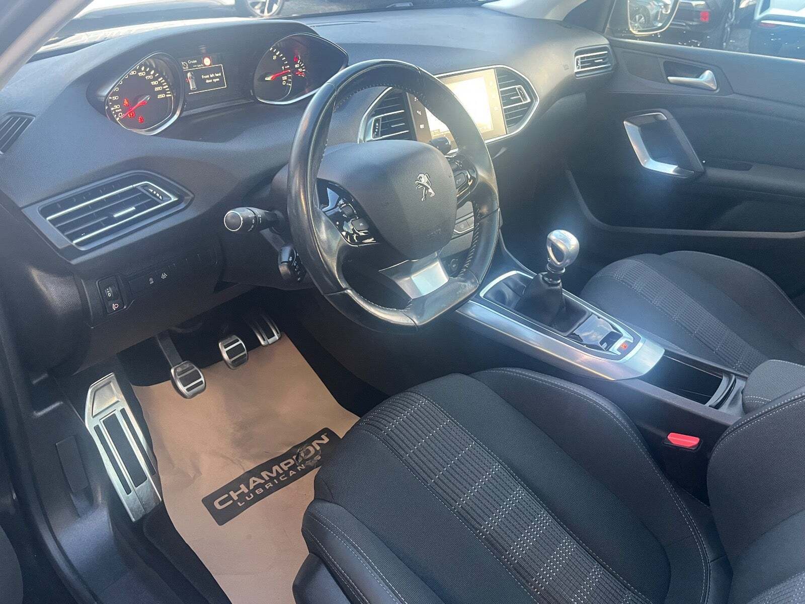 Peugeot 308 1,6 BlueHDi 120 Allure Sky