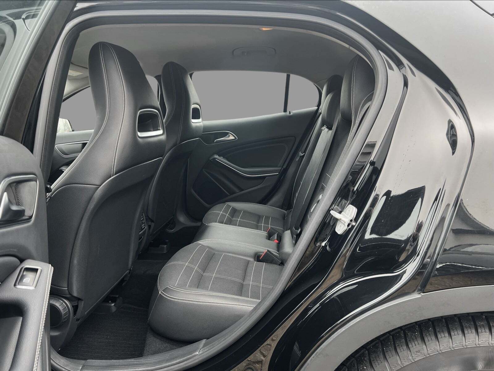 Sort Mercedes GLA fra 2016
