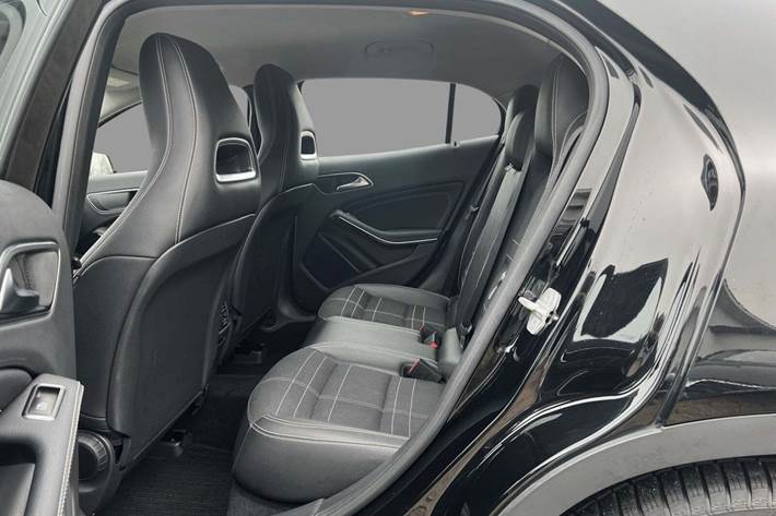 Sort Mercedes GLA fra 2016