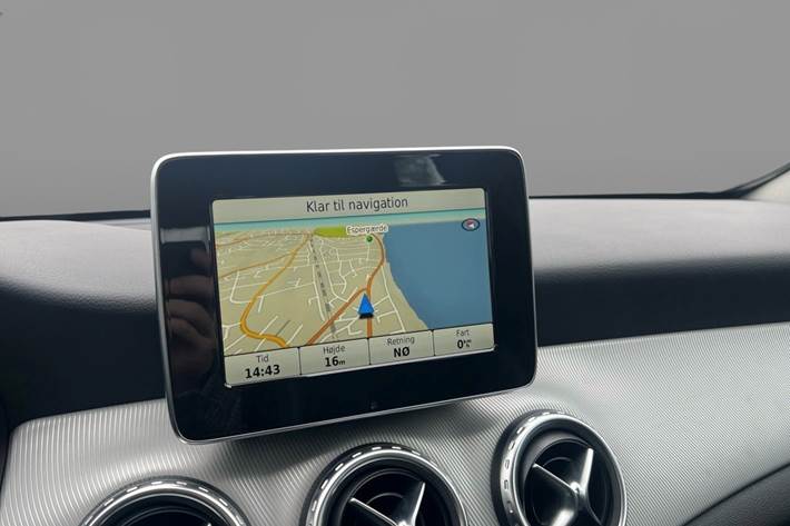 Sort Mercedes GLA fra 2016