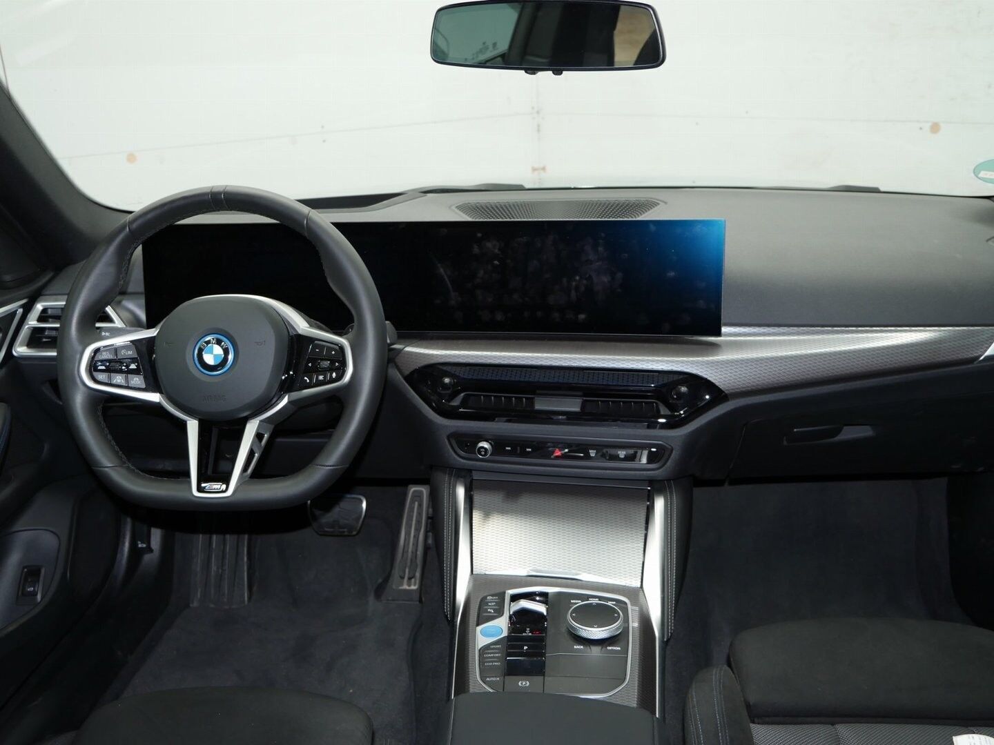 Grøn BMW i4 fra 2024
