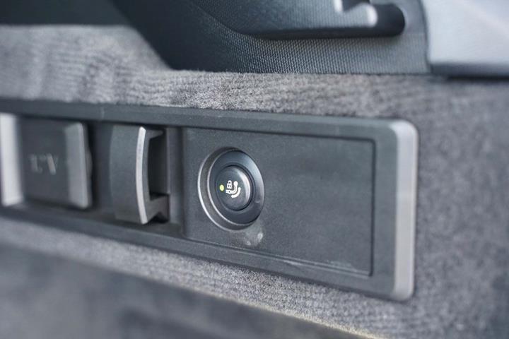 Grå BMW 320e fra 2024