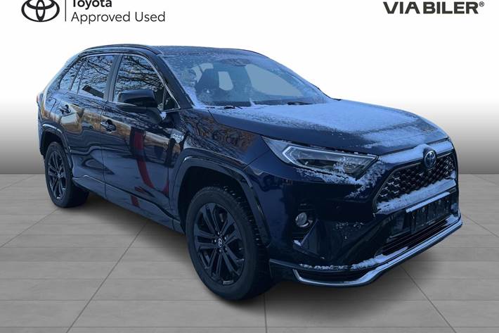 Blå Toyota RAV4 Plug-in fra 2021 set udefra