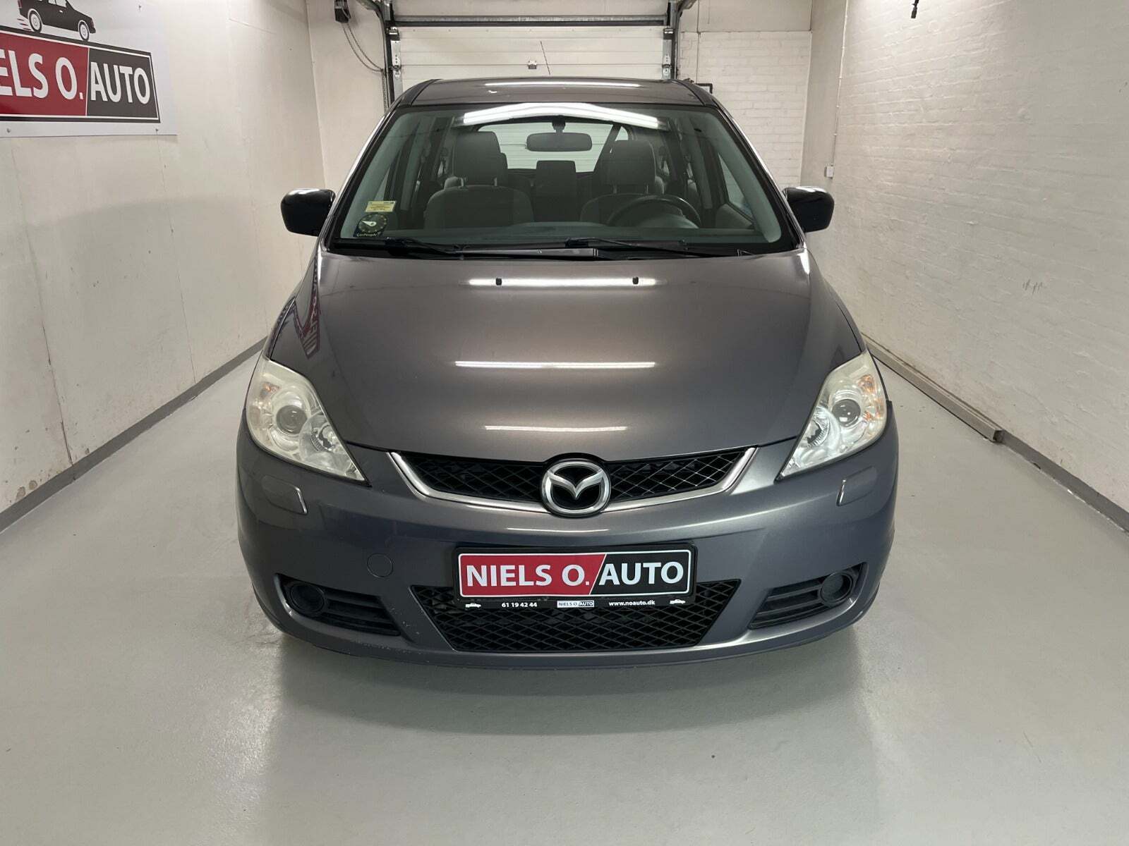 Grå Mazda 5 fra 2007