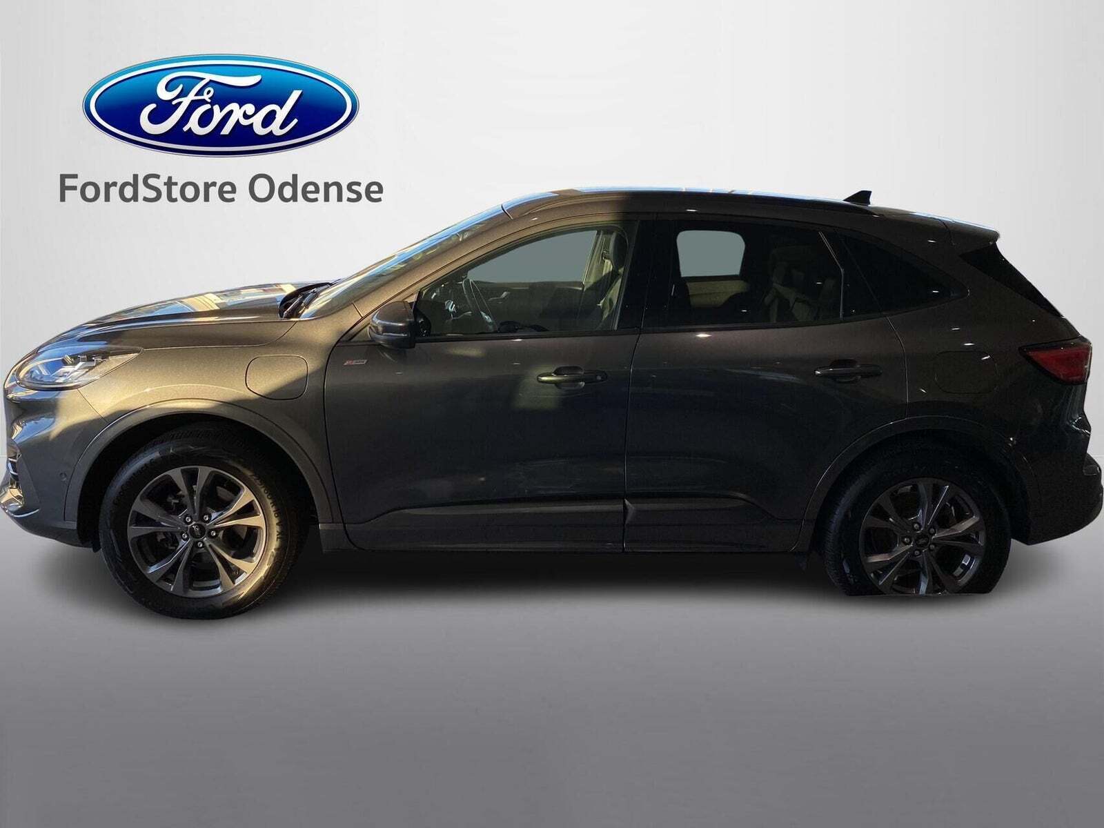 Ford Kuga 2,5 PHEV ST-Line X CVT