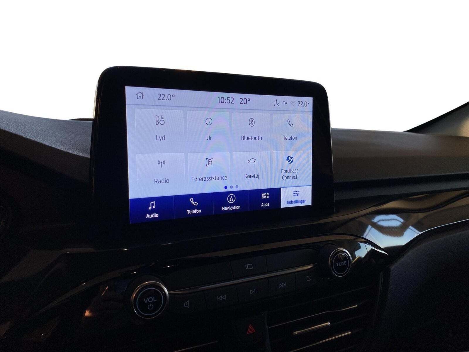 Grå Ford Kuga fra 2023