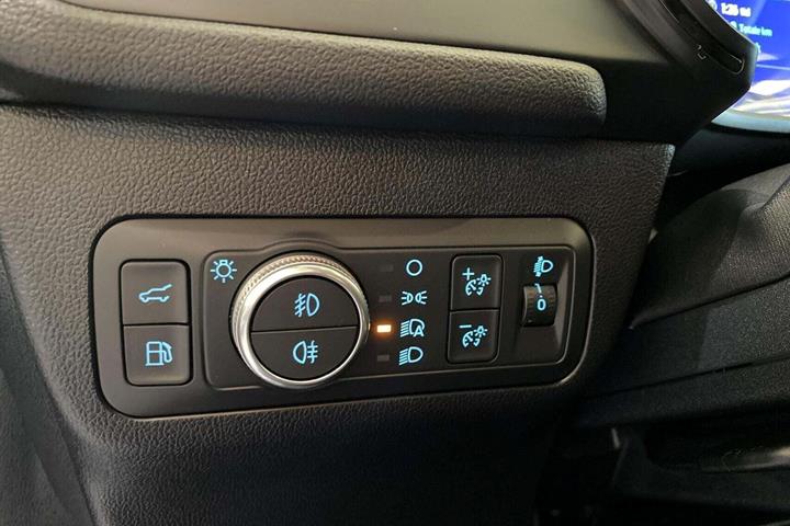 Grå Ford Kuga fra 2023