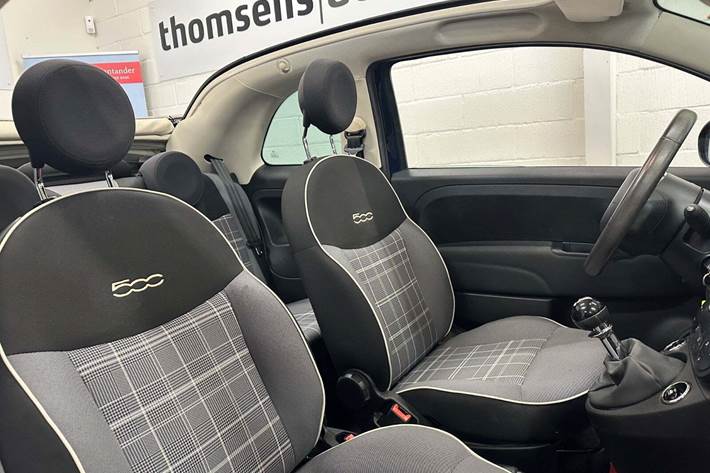 Blå Fiat 500C fra 2018