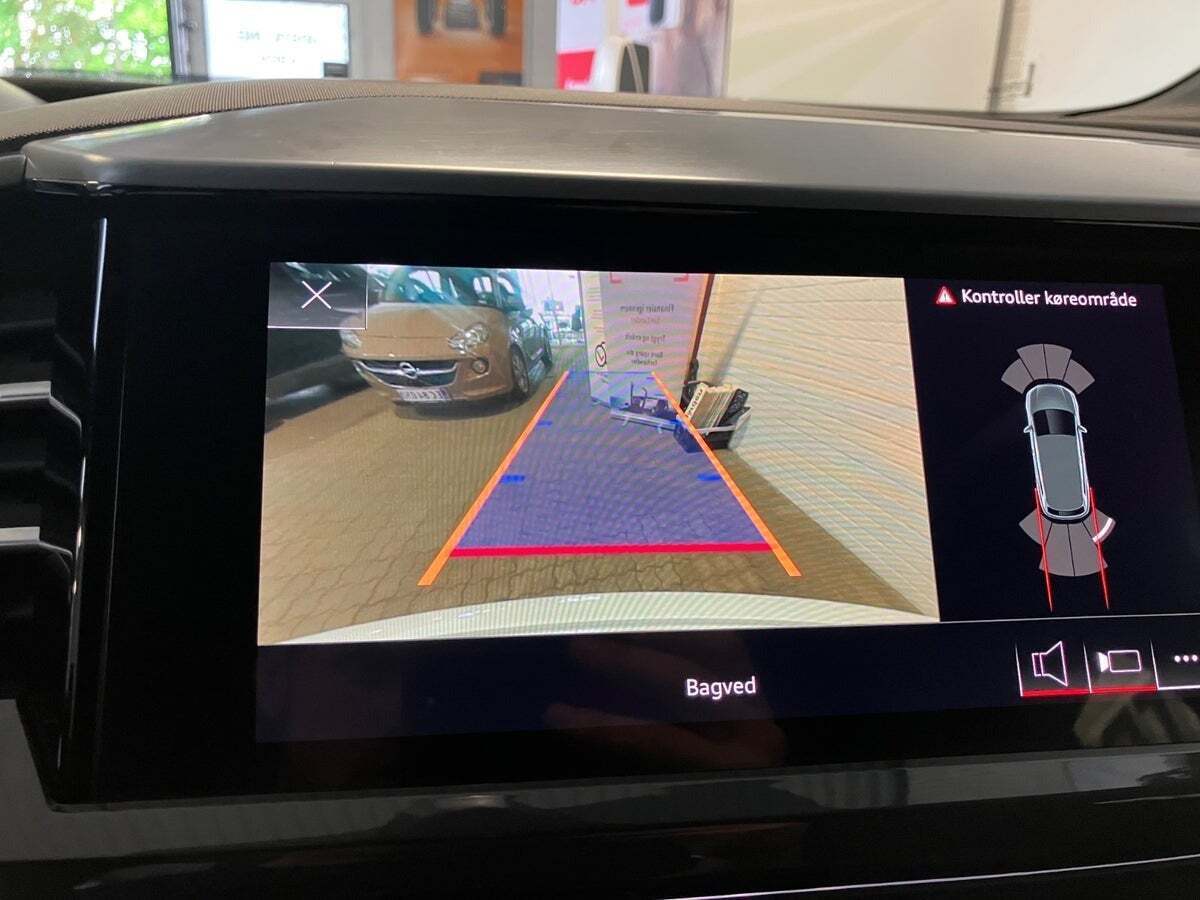 Hvid Audi Q4 e-tron fra 2022