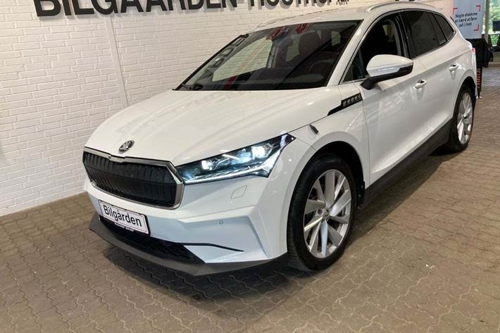 Hvid Skoda Enyaq fra 2022 set udefra