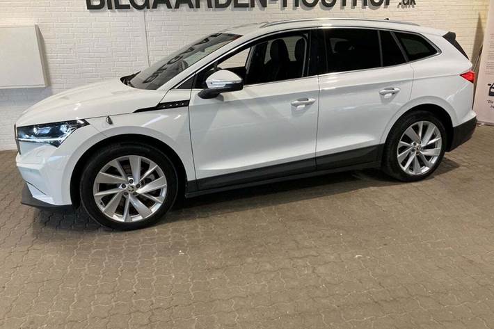 Hvid Skoda Enyaq fra 2022