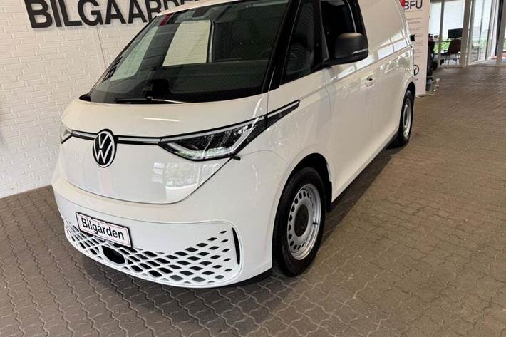 Hvid VW ID.Buzz fra 2024 set udefra