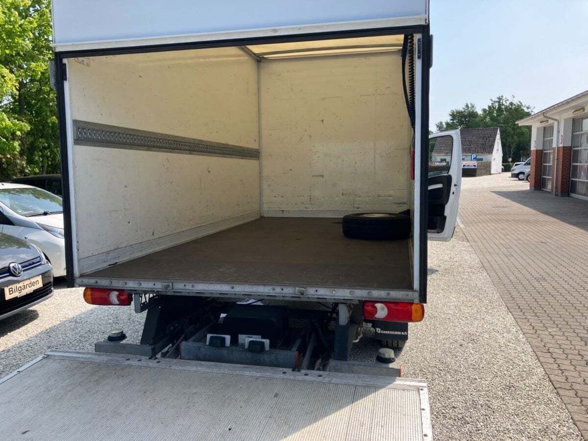 Hvid Peugeot Boxer 335 fra 2021