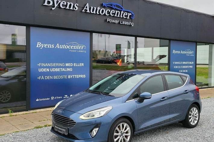 Blå Ford Fiesta fra 2019