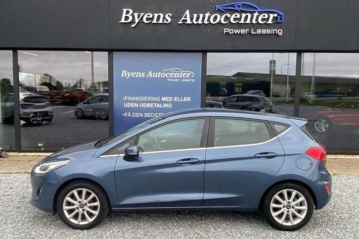 Blå Ford Fiesta fra 2019