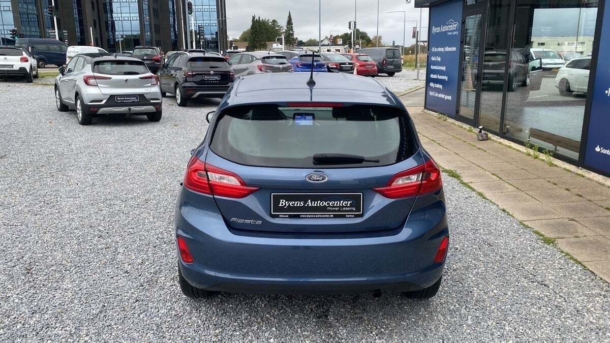 Blå Ford Fiesta fra 2019