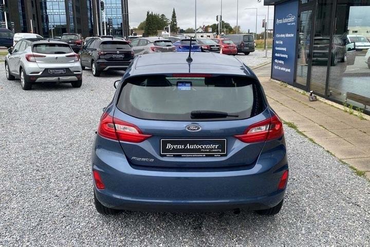 Blå Ford Fiesta fra 2019