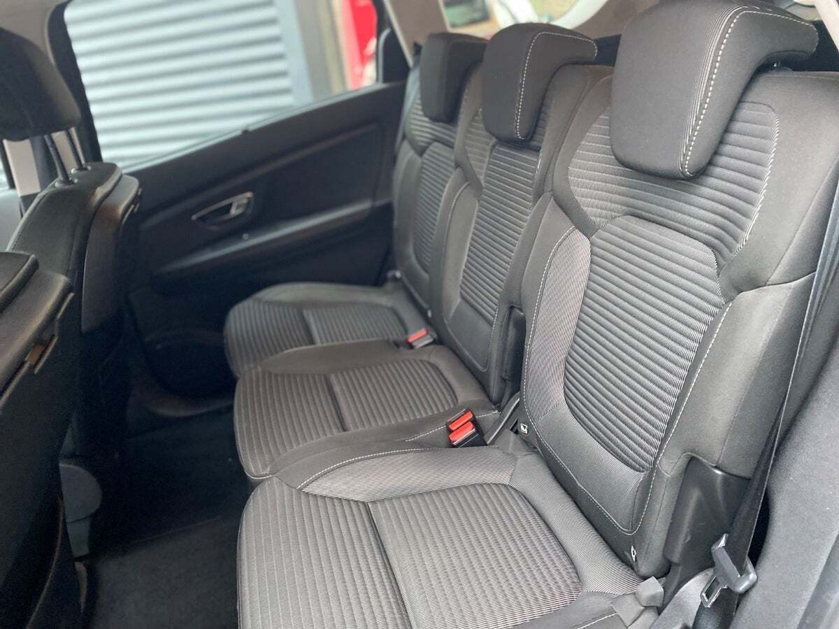 Brun Renault Grand Scenic IV fra 2017