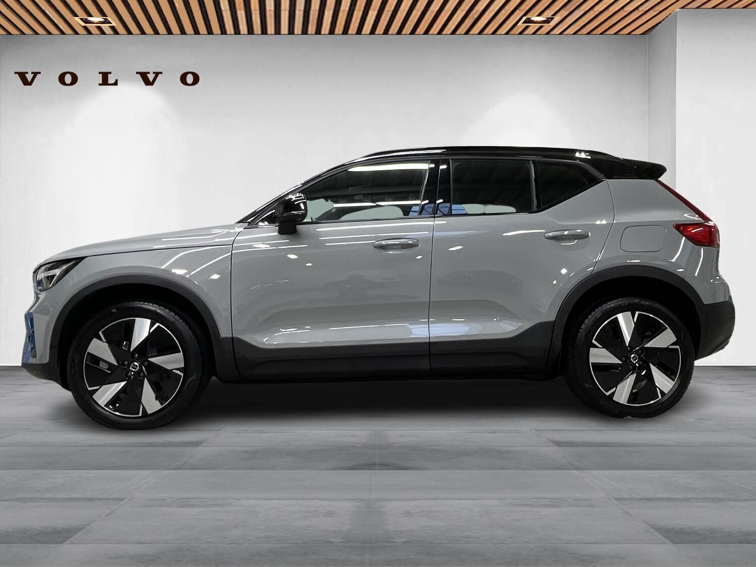 Volvo XC40 Standard Range Plus