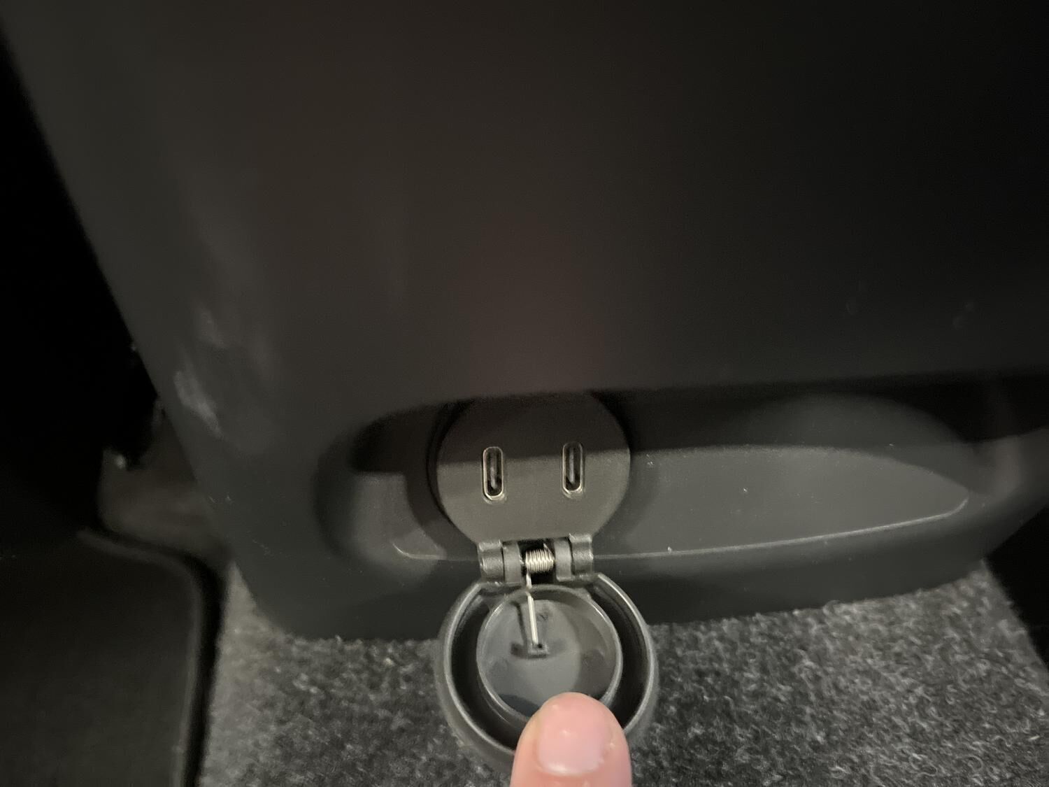 Grå Volvo XC40 fra 2024