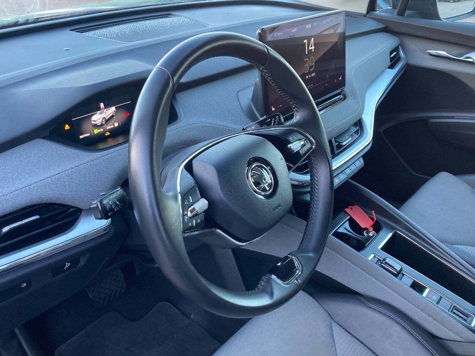 Grå Skoda Enyaq fra 2021