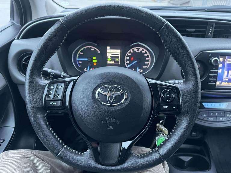 Toyota Yaris 1,5 h3 Hybrid e-CVT van