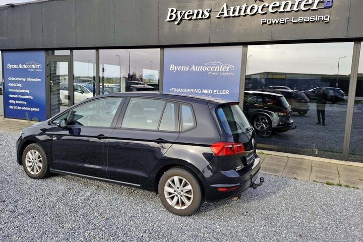 Sort VW Golf Sportsvan fra 2015