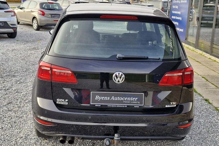 Sort VW Golf Sportsvan fra 2015
