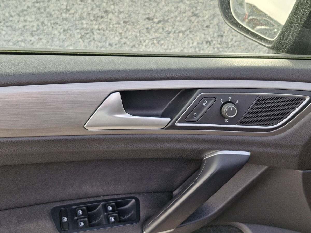 Sort VW Golf Sportsvan fra 2015