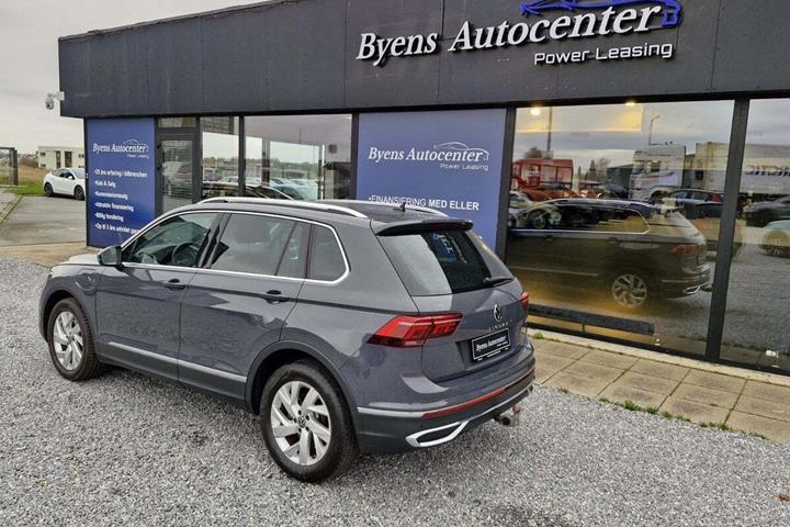 Grå VW Tiguan fra 2022