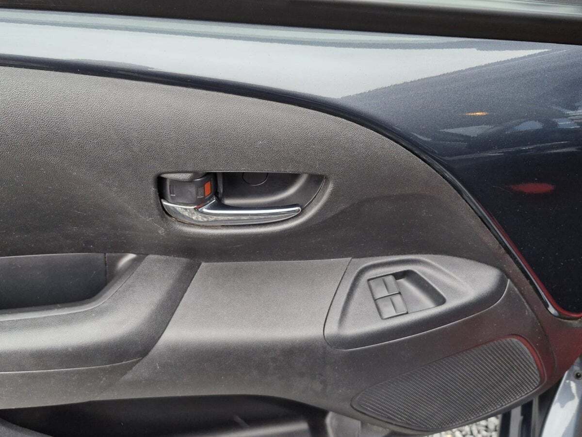 Grå Toyota Aygo fra 2015