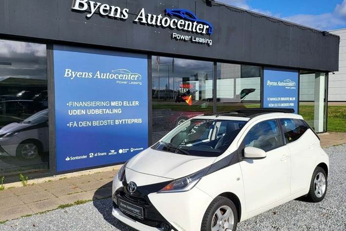 Hvid Toyota Aygo fra 2015