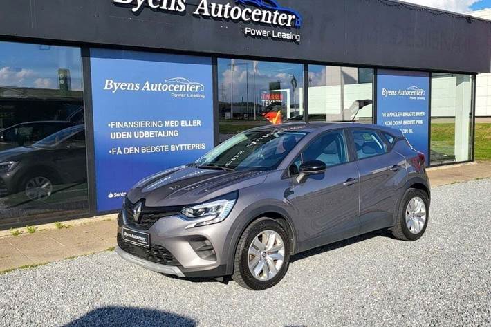 Grå Renault Captur fra 2021 set udefra