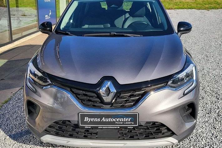 Grå Renault Captur fra 2021