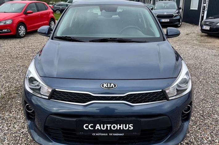 Blå Kia Rio fra 2017